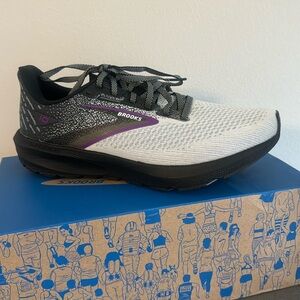 Brooks Launch 10 Running Shoe